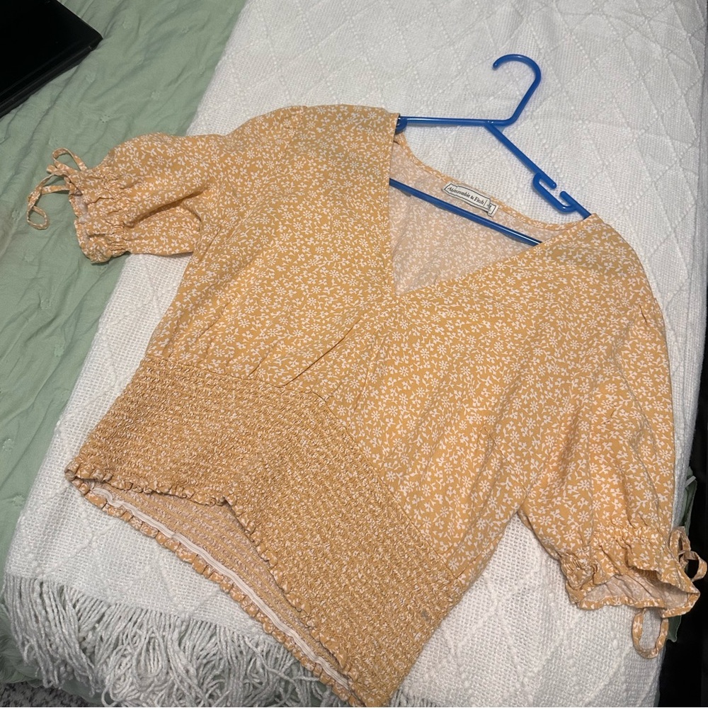 Abercrombie floral top (size medium)